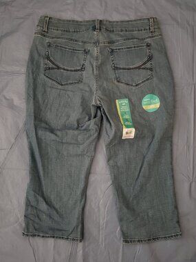 🩷Lee Riders Mid rise Capri Size 14  New   #372